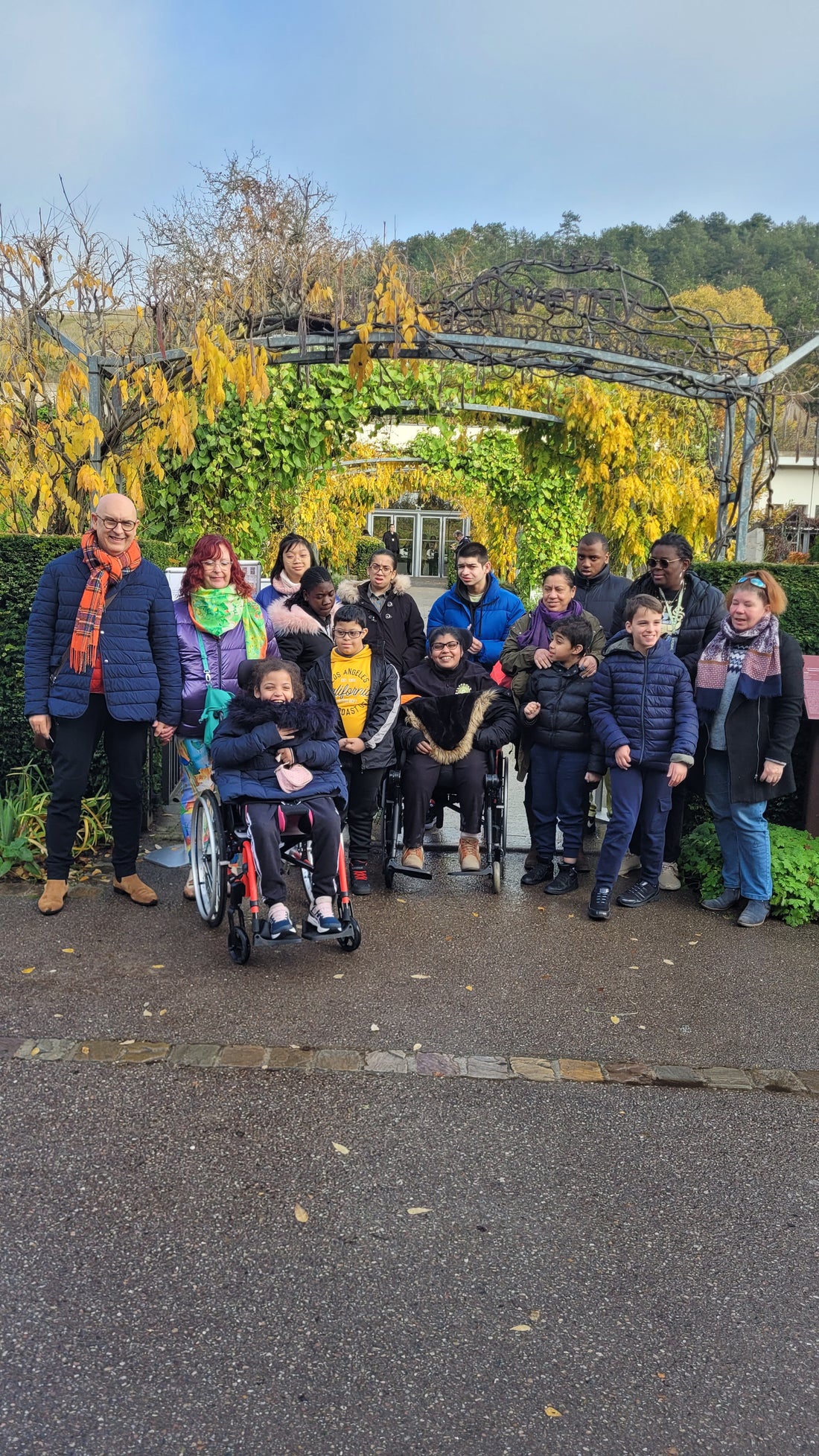 Exploration Artistique à Giverny : Une Journée Magique avec les Artistes en Herbe de l'IME Anais